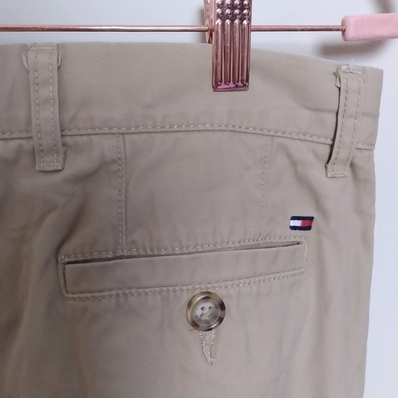 Tommy Hilfiger Men's Classic Fit Beige Khakis Size 34 x 30 - Picture 4 of 10